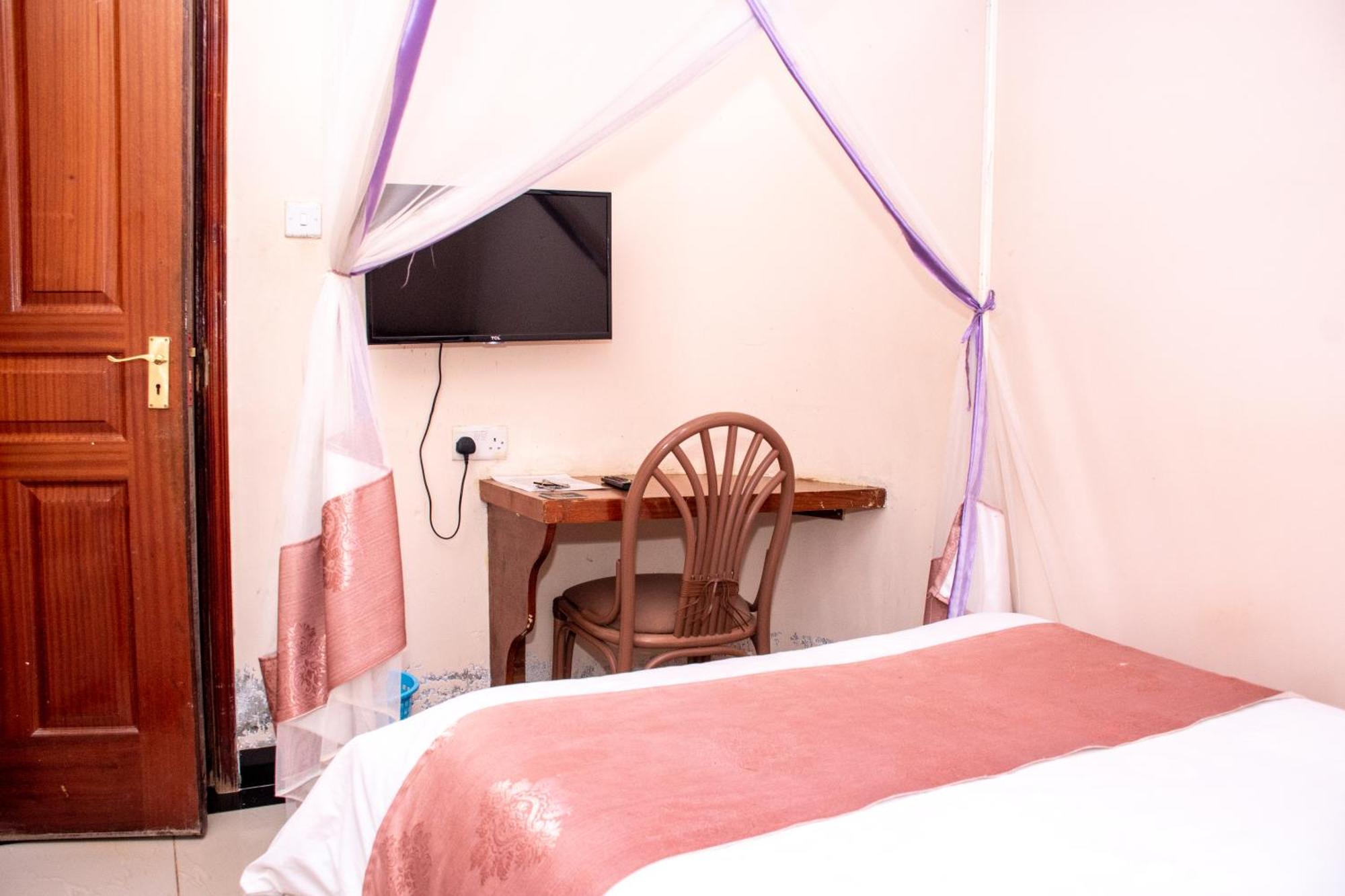 Super Break Hotel Kitale Ngoại thất bức ảnh